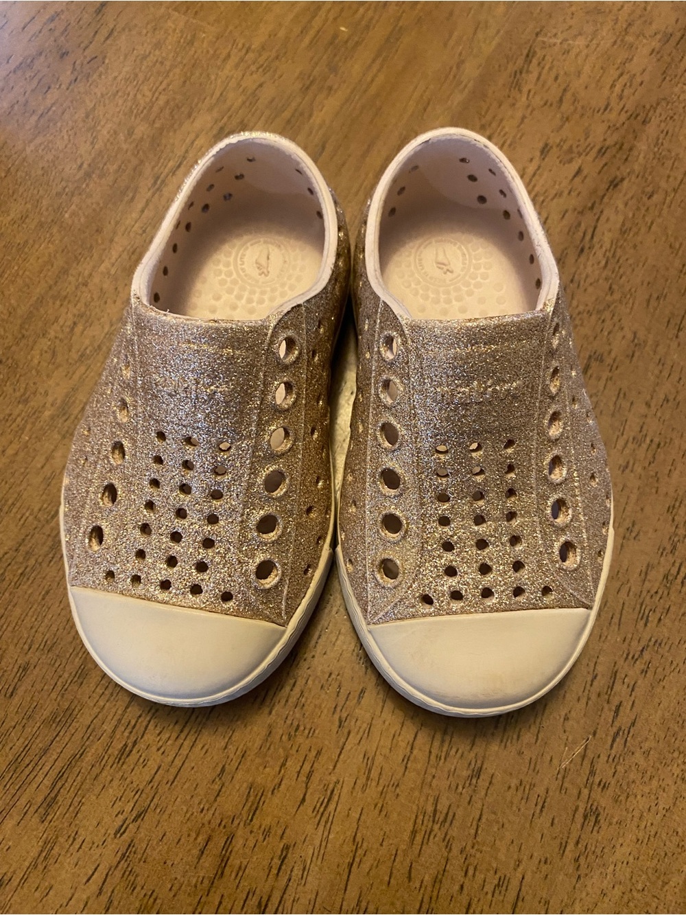 Native Kids Glitter Slip-On Water Shoes in Rose Gold